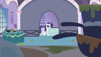 Rarity entering kitchen S2E05