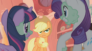 Applejack "now wait just a goldarn minute" S01E08