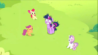 Twilight appearing to the CMC S2E3