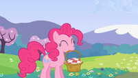 Pinkie Pie carrying a basket S2E03