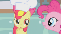 Apple Bloom balancing lemon on head S1E12