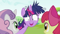 Twilight Sparkle "She even comes" S2E03