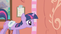 Twilight picking up a scarf S1E11