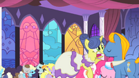 May Ball gets lifted by Pinkie S1E26