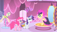 Rarity levitating feathers S1E20