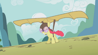 Apple Bloom hang gliding S1E12