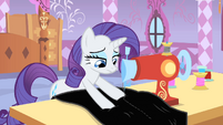 Rarity using a sewing machine S1E20