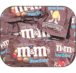 13.5G) M&M's CHOCOLATE FUN SIZE MINI Milk or Peanut Flavors - CHOCOLATE M&M
