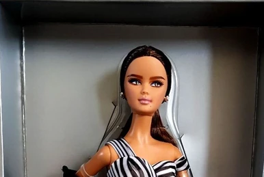 Dallas Darlin'/Brunette | Model Muse Wiki | Fandom