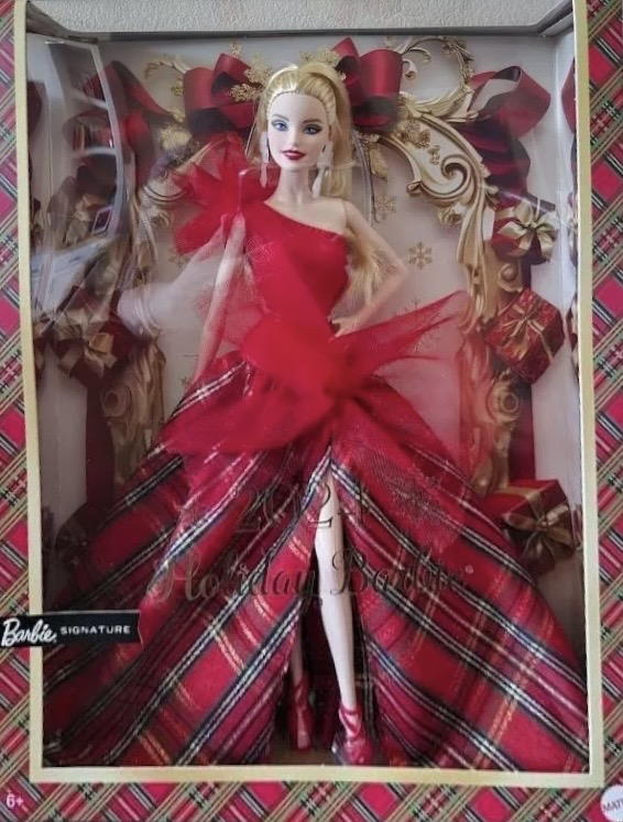 2024 Holiday/Blonde | Model Muse Wiki | Fandom