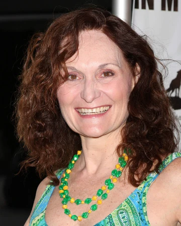 Beth Grant Modern Family Wiki Fandom