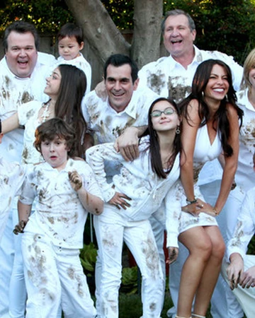 Family Portrait Modern Family Wiki Fandom