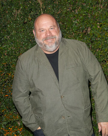 Kevin Chamberlin Modern Family Wiki Fandom