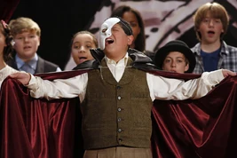 S4E14-A-Slight-at-the-Opera