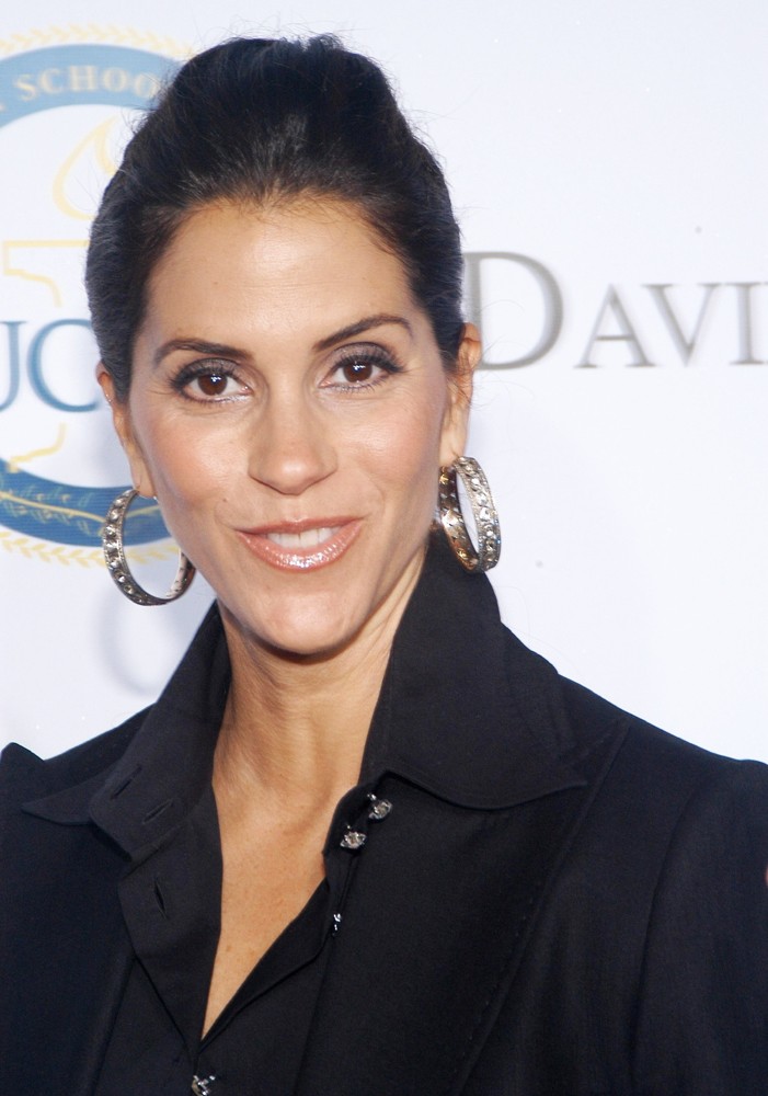 Jami Gertz | Modern Family Wiki | Fandom