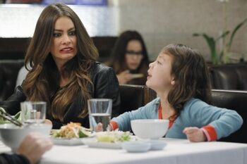 Modern Family S04x19