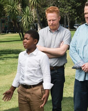 Sex Lies Kickball Modern Family Wiki Fandom Sex Lies Kickball Modern Family Wiki Fandom