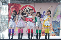 Momoclo Malaysia Perf