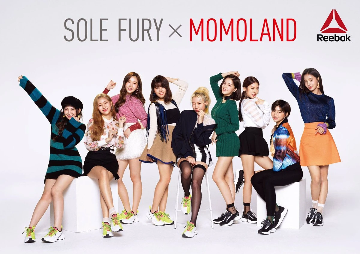 | Official India Reebok Reebok × MOMOLAND Moonlander Shoes Badminton White Men - 1.3 K-POP・アジア