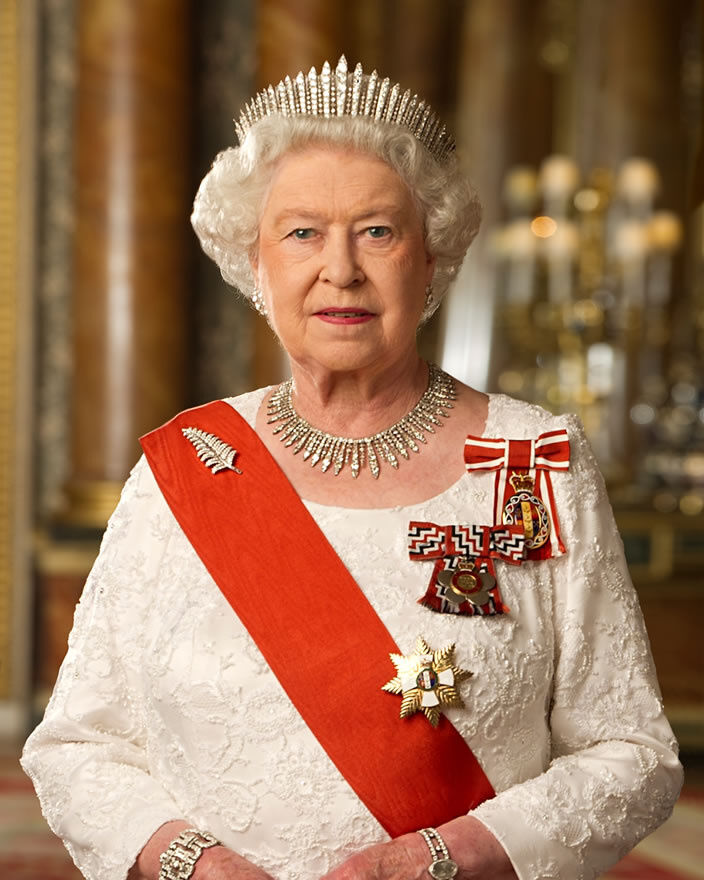 QUEEN ELIZABETH2 クイーンエリザベス2 8MG739QE - メルカリ