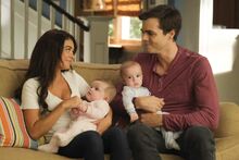 Haley y Dylan con sus hijos