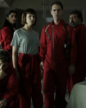 Episode 1 Money Heist Wiki Fandom La actriz clara alvarado (ariadna de la casa de papel) sorprende a pedro alonso (berlin) en la television argentina a traves de un video. episode 1 money heist wiki fandom