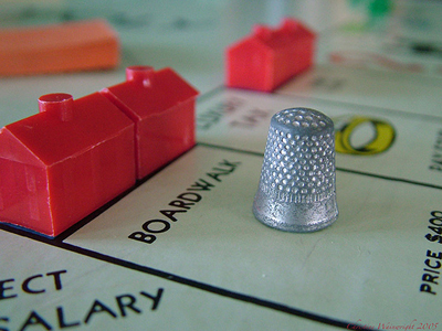 rot 15x15x15mm Monopoly Hotel 