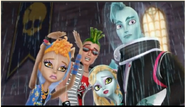 Howleen, Deuce, Gil, & Lagoona in the Rain