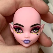 Skulltimate Secrets Neon Frights Draculaura