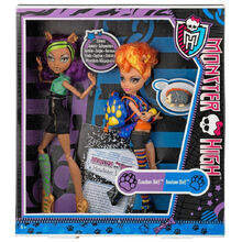 Clawdeen-and-Howleen-Campus-Stroll-2-pack-2