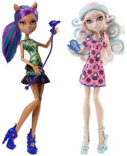 Viperine gorgon doll sales