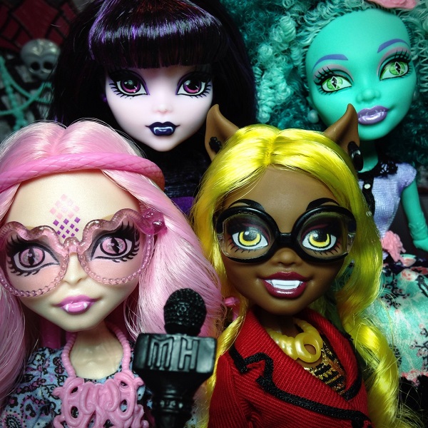  Monster High Frights, Camera, Action! Elissabat Doll : Toys &  Games