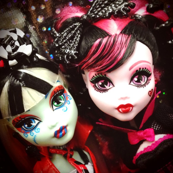 Draculaura/Marchandises, Wiki Monster High