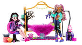 BUDGET Creepover Party Bedroom Clawdeen Wolf and Draculaura