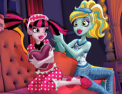 Draculaura and Lagoona; chillaxing in the Dead Tired advert.