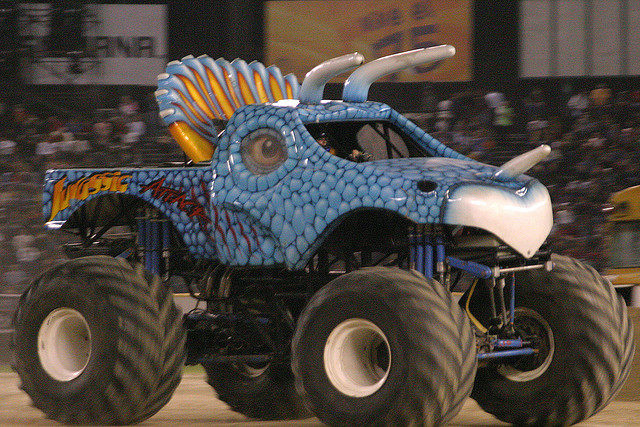 Jurassic Attack Monster Jam Truck