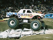 0oZpwm.jpg (89 KB) Competing in its Monster Jam debut show, circa 2OO6.