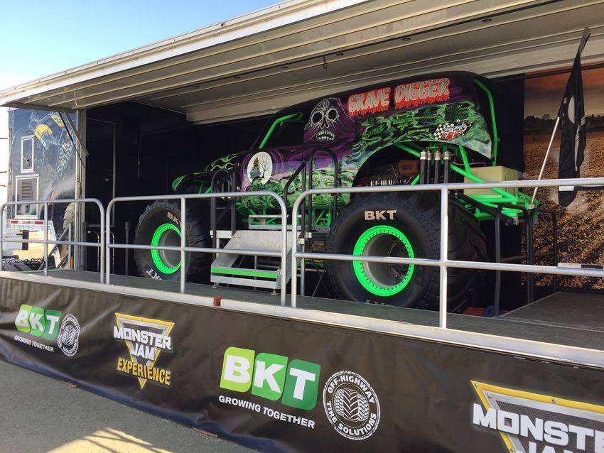 Grave Digger 21 | Monster Trucks Wiki | Fandom