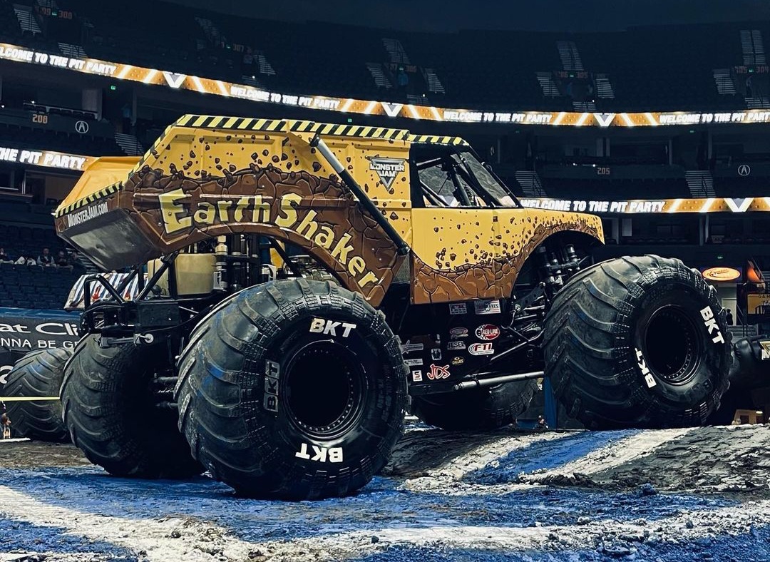 EarthShaker (Team Throttle) | Monster Trucks Wiki | Fandom