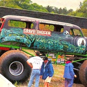 grave digger ride truck