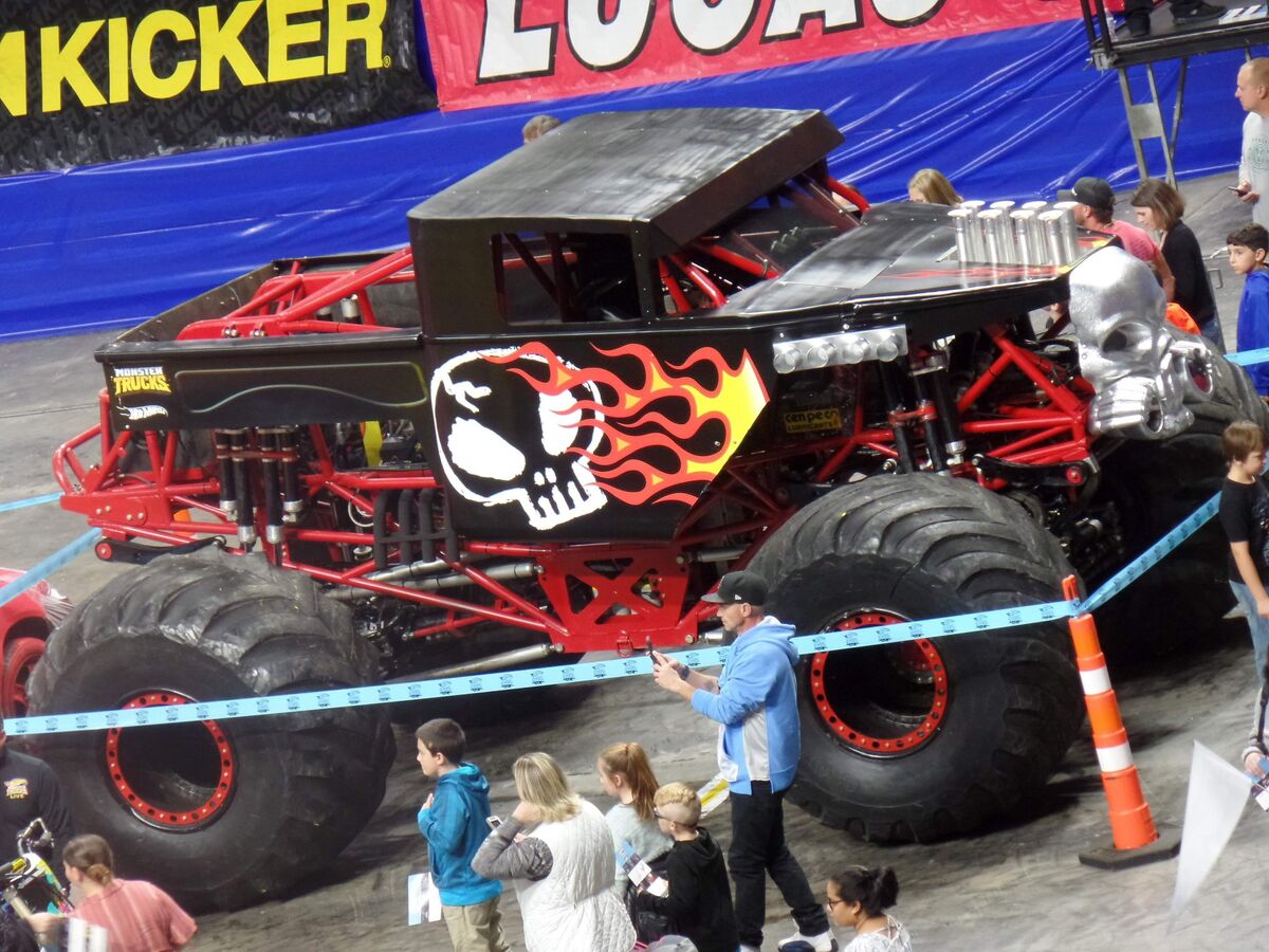 MEET THE REAL LIFE BONE SHAKER! 💀, Monster Trucks LIVE