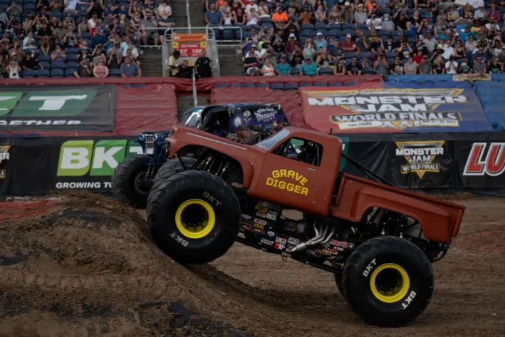 Advance Auto Parts Grinder, Monster Jam Wiki