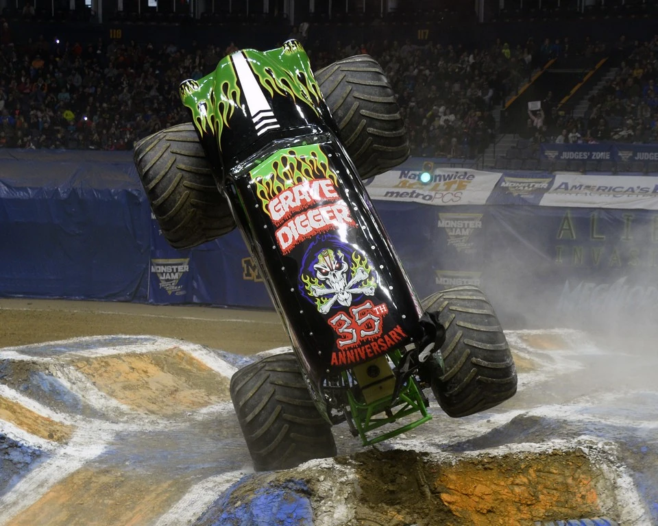 Grave Digger 35th Anniversary Monster Trucks Wiki Fandom