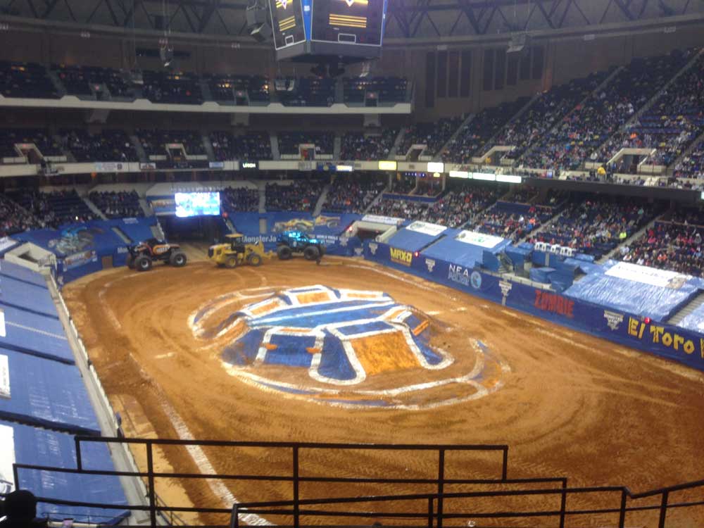 Monster Jam Chicago: Allstate Arena hosting monster truck show this weekend  in Rosemont - ABC7 Chicago