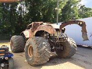 Monster Mutt Junkyard Dog after its final show in Ocala 2016.