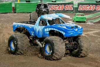 el toro loco monster jam toy
