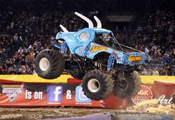 Velociraptor (Team Throttle), Monster Trucks Wiki