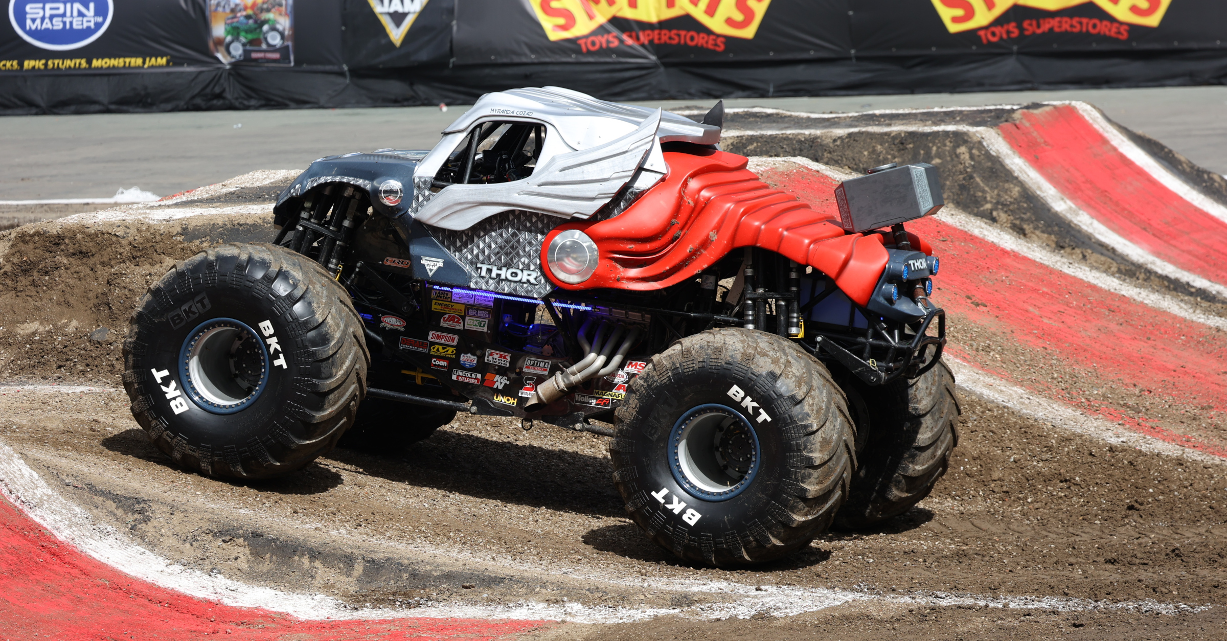 ThunderROARus, Monster Trucks Wiki