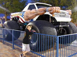 File:Fun Spot America Big Fun Monster Truck (15272250754).jpg - Wikimedia  Commons