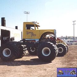 Category Trucks With Larger Than Usual Tires Monster Trucks Wiki Fandom